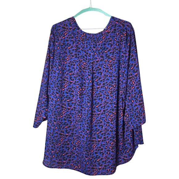 Torrid Harper Blouse Plus Size 5X Blue Pink Animal Print V-Neck - Picture 4 of 4